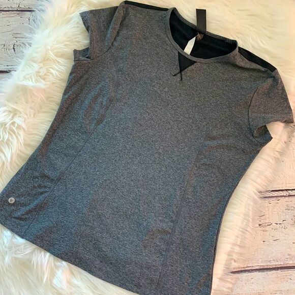 WOMEN GRAY AND BLACK SHORT SLEEVES SHIRT - Picture 1 of 9
